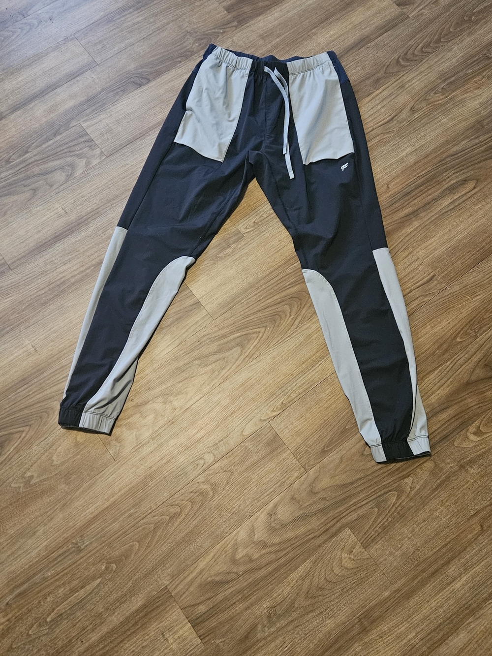 Fabletics Men's Two-Tone Black and Gray Active Jogger Pants